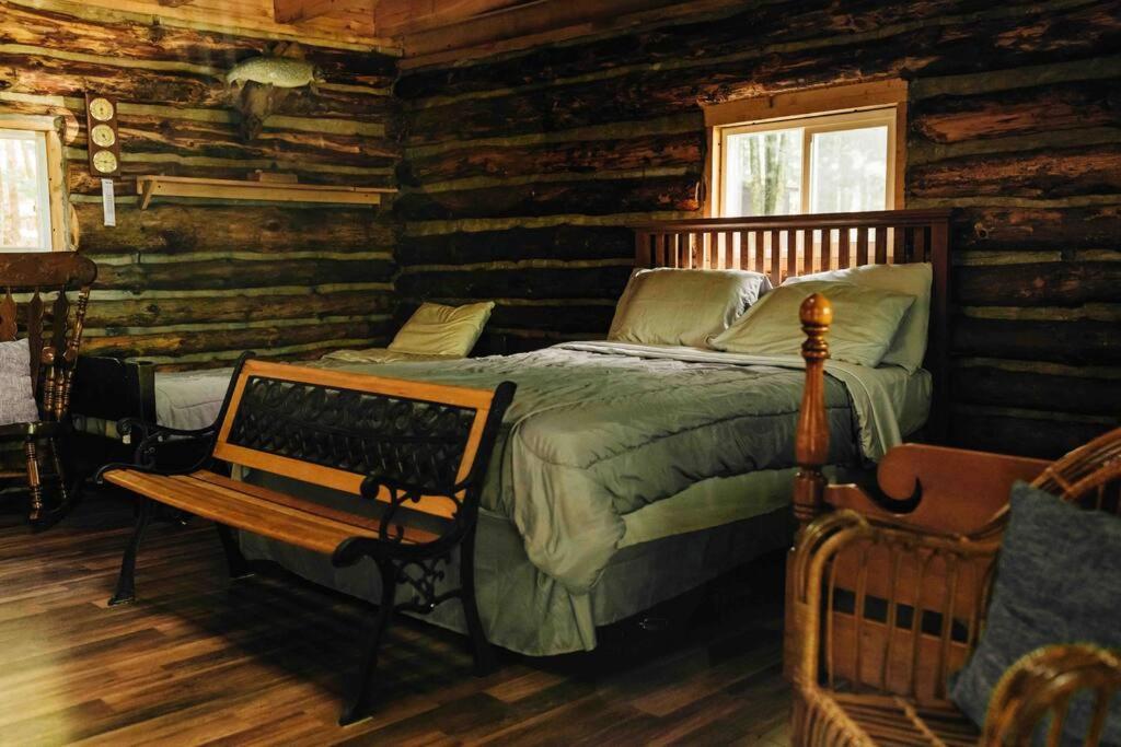 Rustic Ridge Villa Penn Yan Exterior photo